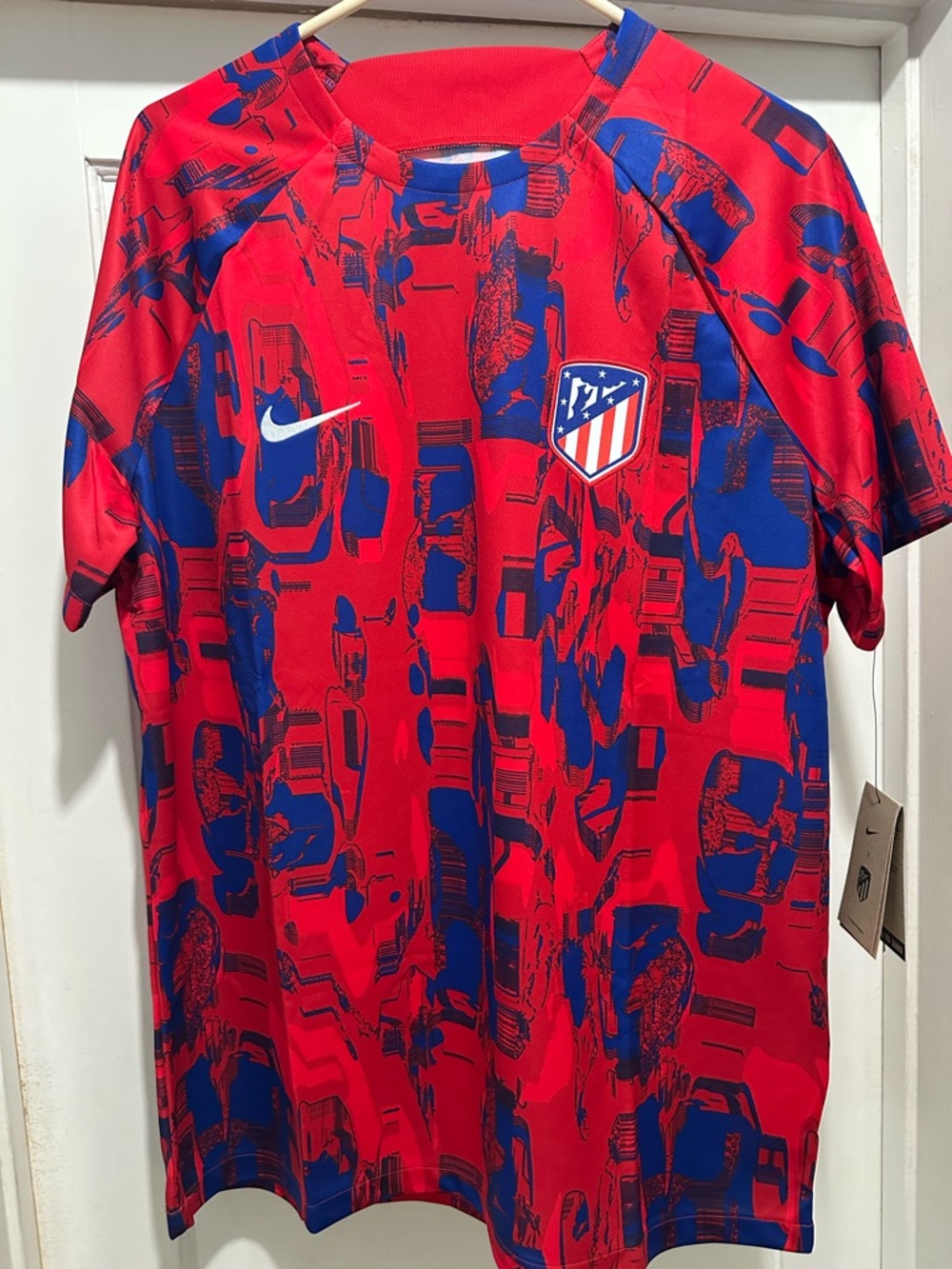 Athletico de Madrid pre match training top